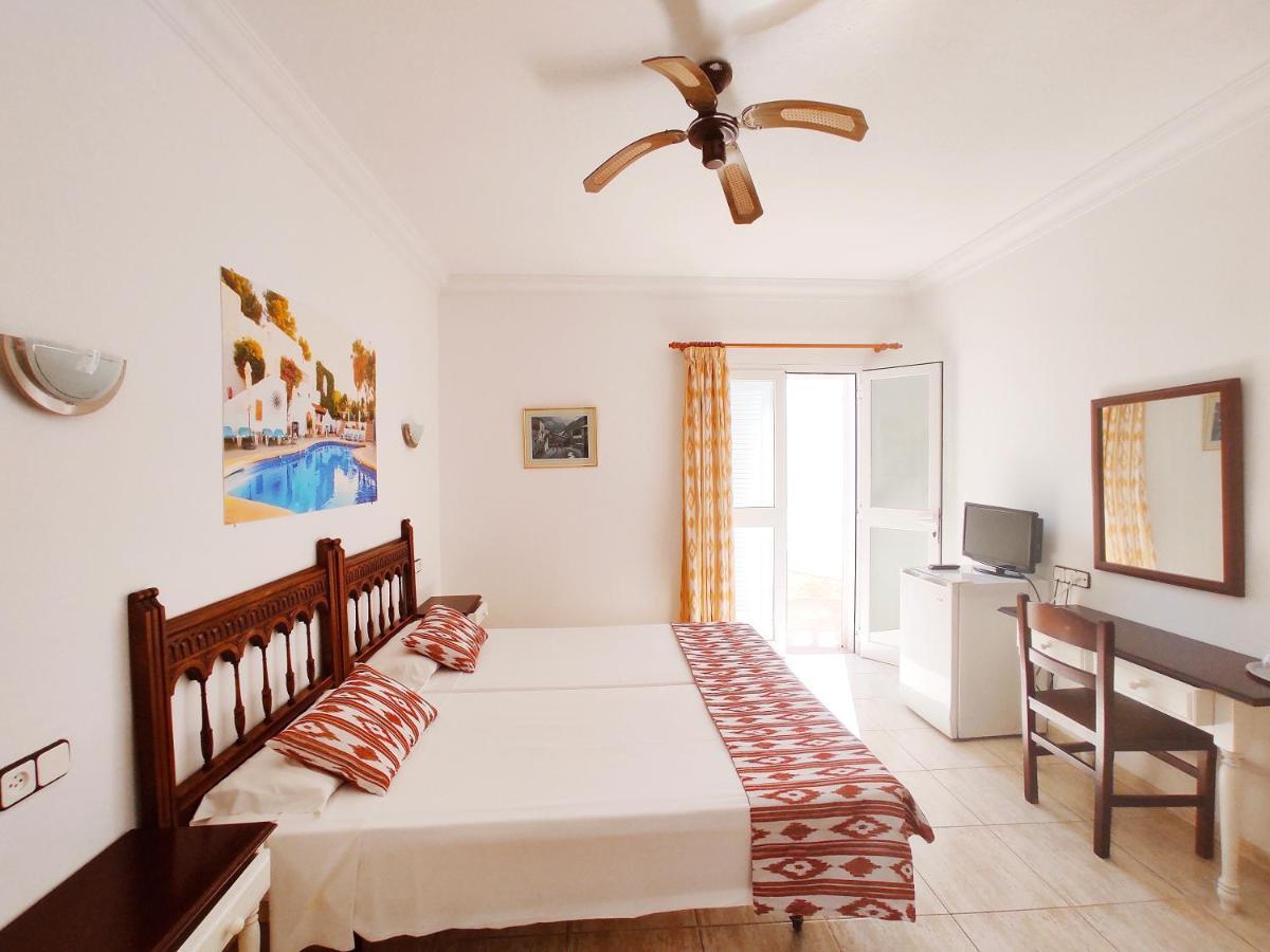 Villa Columbus Family Boutique Hotel Peguera Exteriör bild