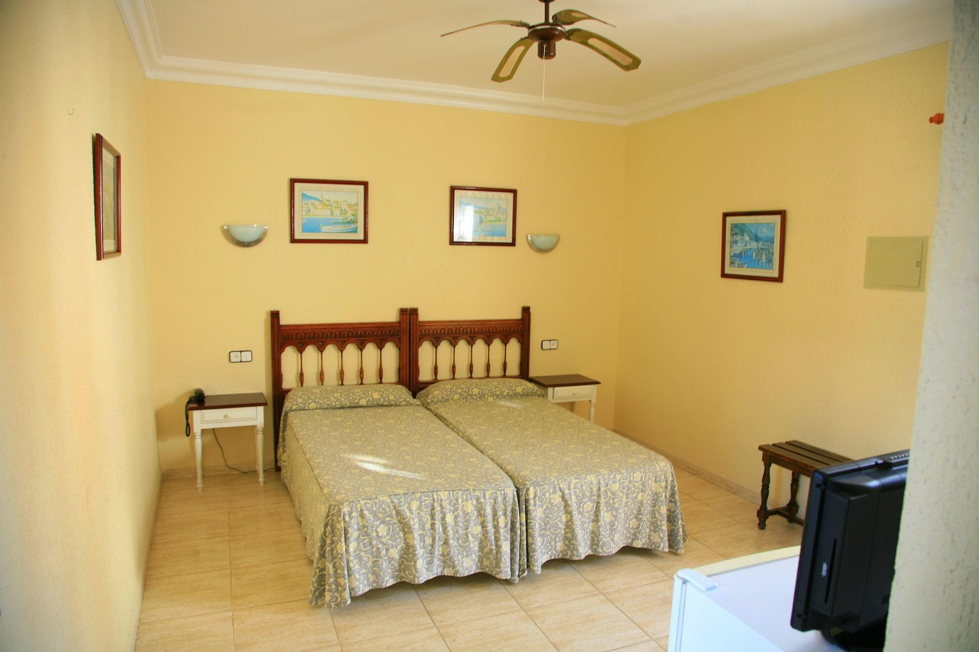 Villa Columbus Family Boutique Hotel Peguera Exteriör bild