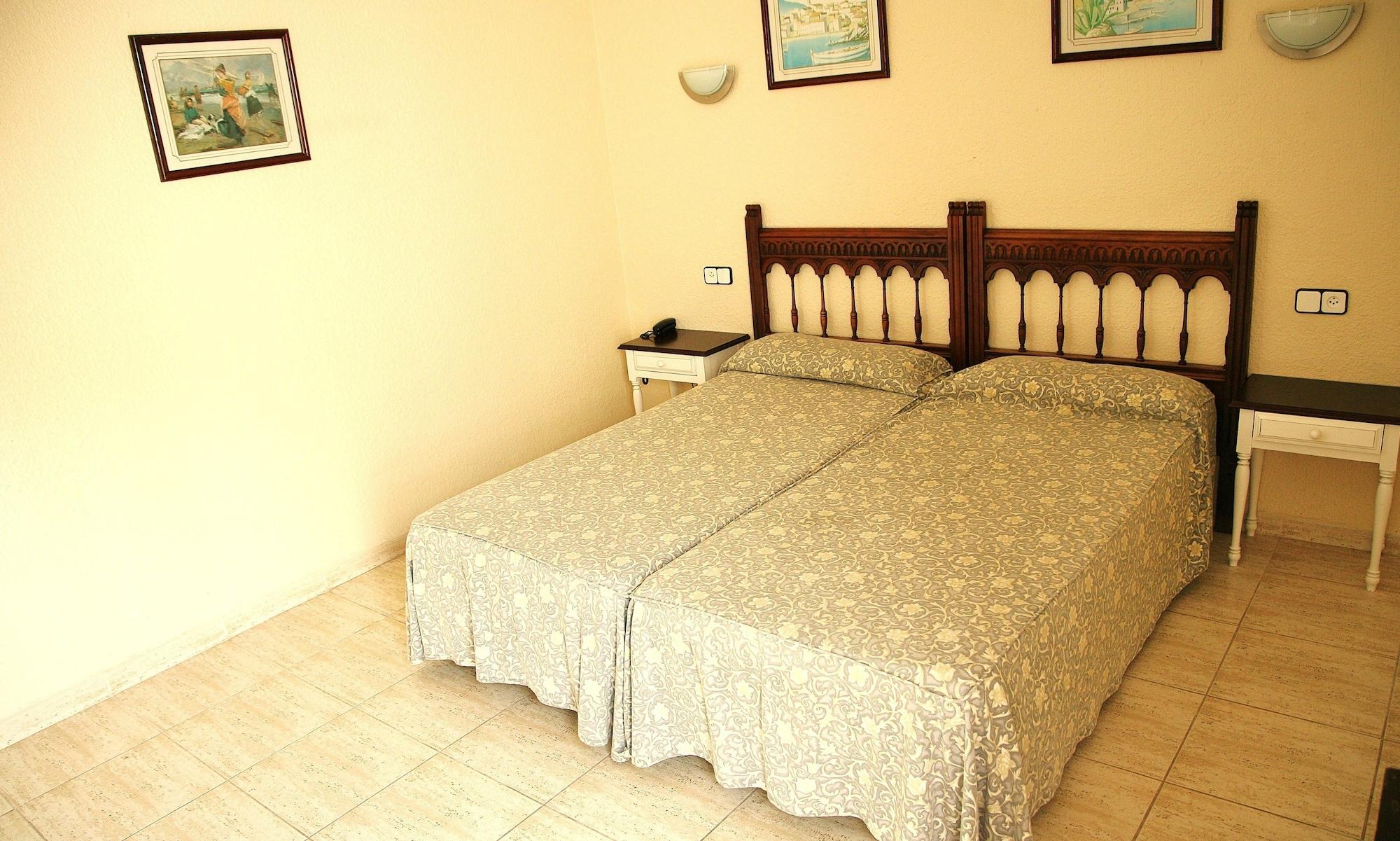 Villa Columbus Family Boutique Hotel Peguera Exteriör bild